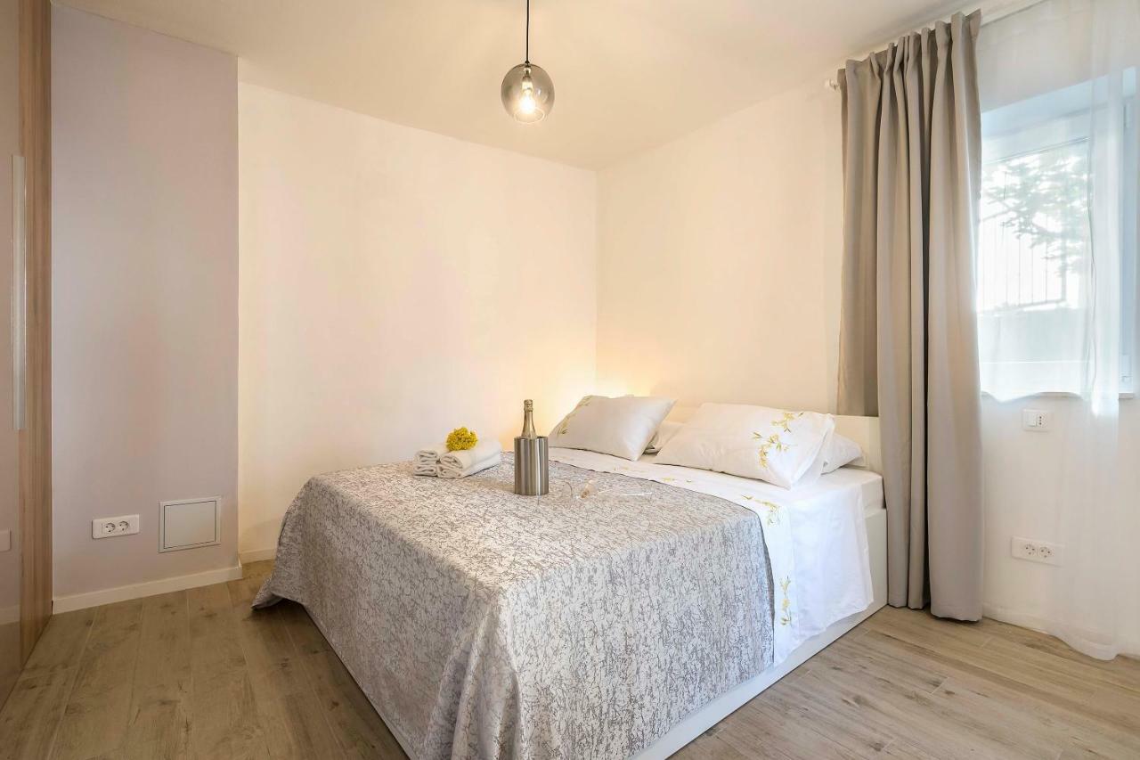 Studio Apartments Petar In Old Part Of Town Split Exterior photo